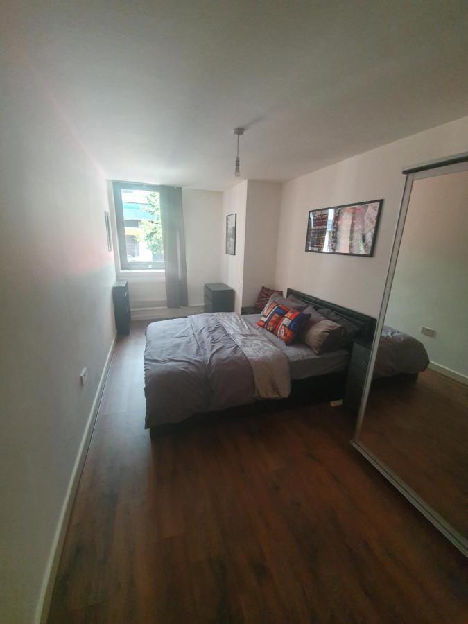 Double Room With Shared Bathroom Londres Exterior foto